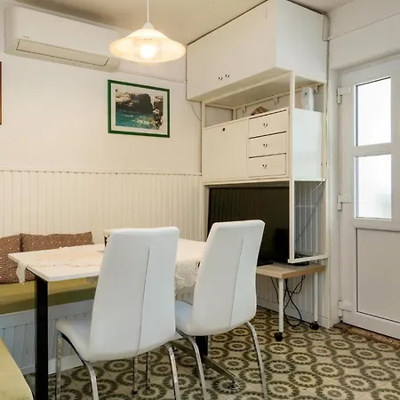Cozy Home In Premantura With Wifi *